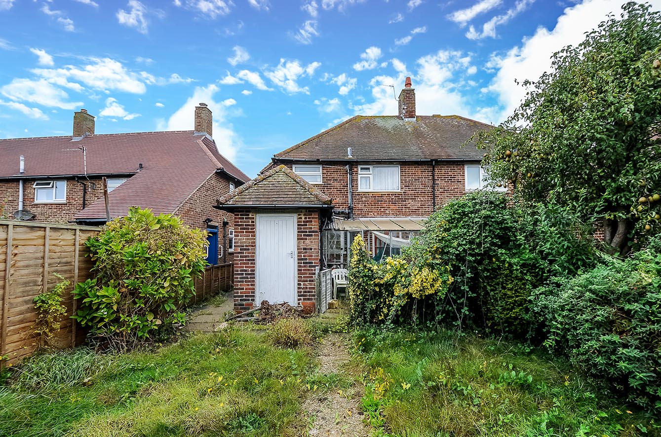 Property for Sale, West Wittering 19 Summerfield Road Baileys Estate